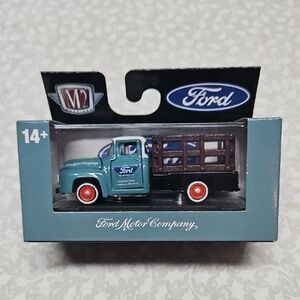 M2 Machines 1956 Ford F-100 Stakebed Premium Die-cast Truck R95 24-116
